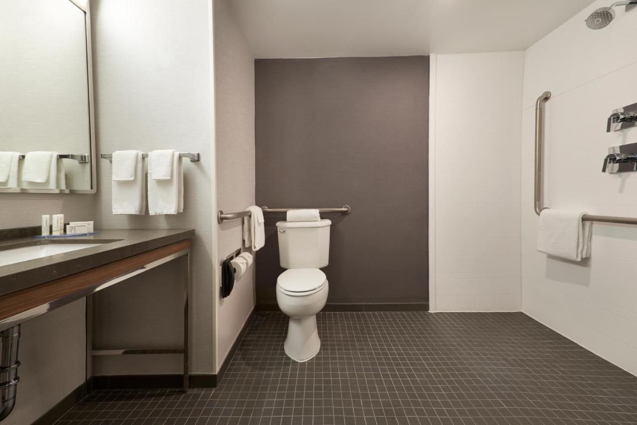 Courtyard By Marriott Toronto Mississauga/Meadowvale Hotel Kültér fotó