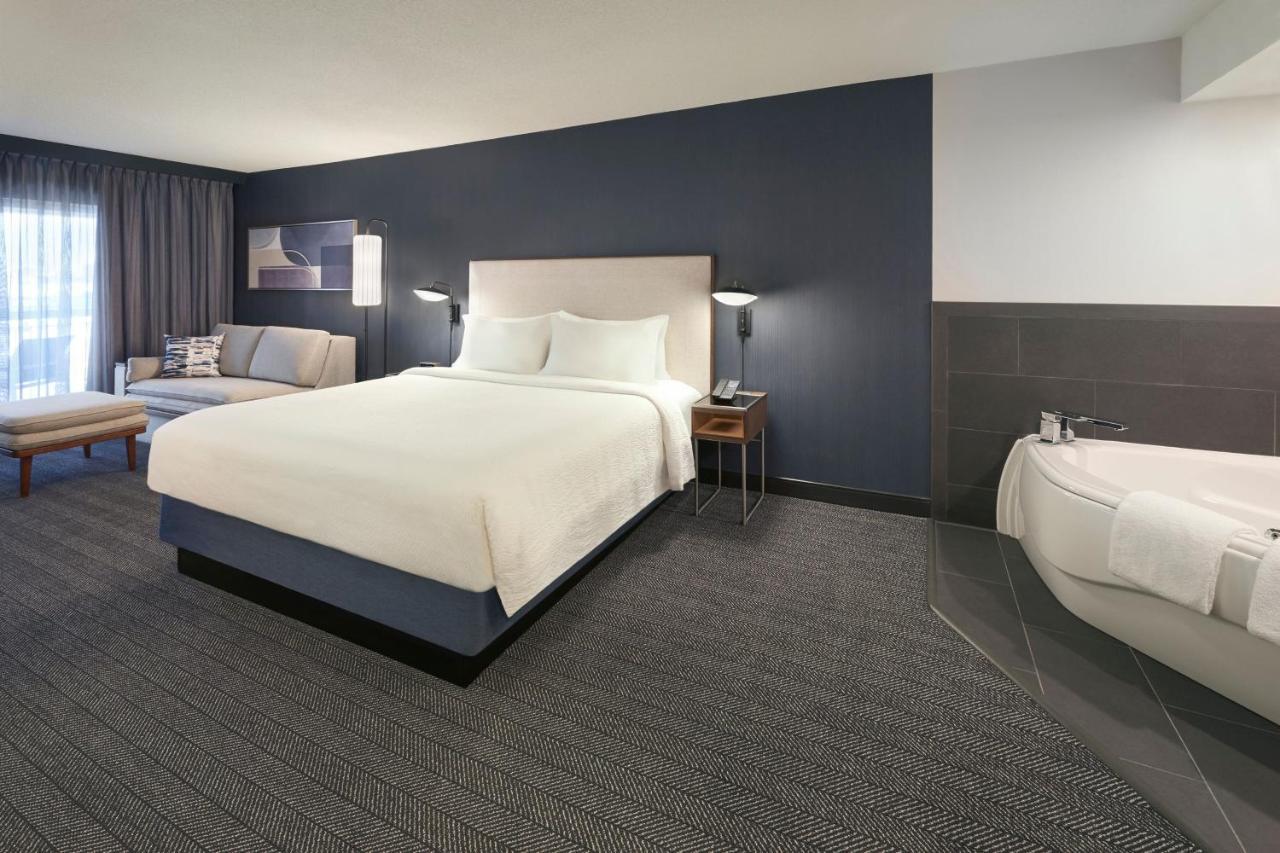 Courtyard By Marriott Toronto Mississauga/Meadowvale Hotel Kültér fotó