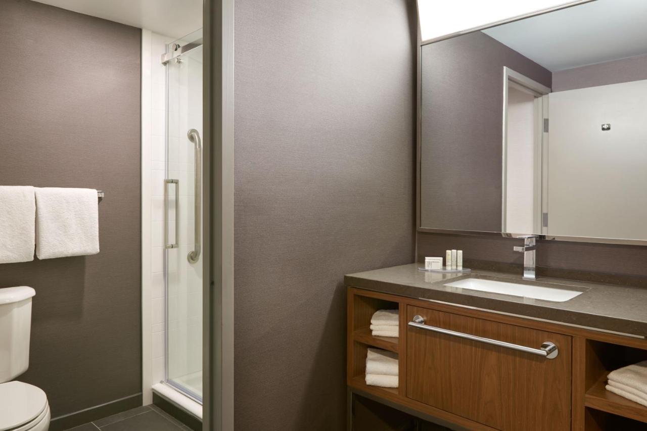 Courtyard By Marriott Toronto Mississauga/Meadowvale Hotel Kültér fotó